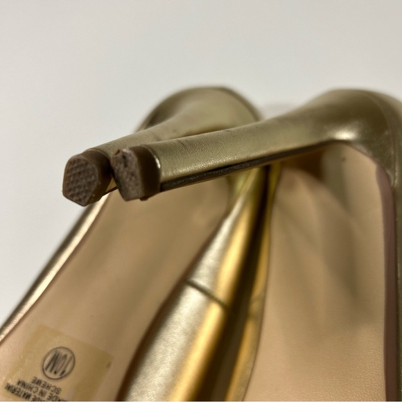 Y Not? Gold Heels Shoes Women’s 10M 4 Inch Heels Dressy Shiny Closed Pointed Toe - Picture 11 of 12